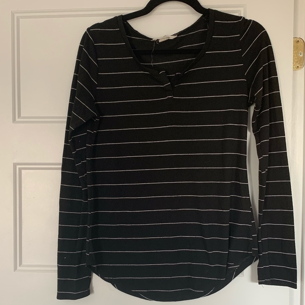 📦Moving Sale - 4/20$📦Long sleeve stripped shirt